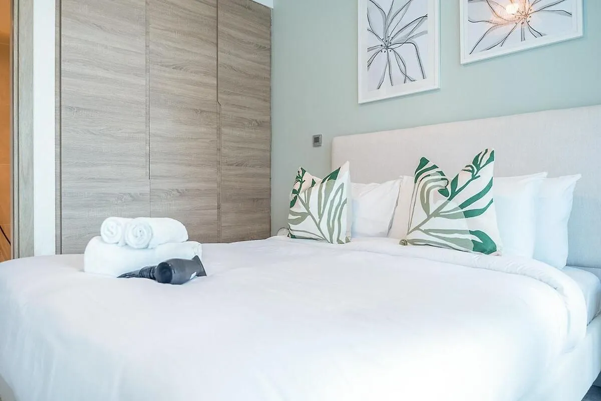 Stylish 1-Bedroom Apartment At Studio One Near Jbr Beach Dubai
