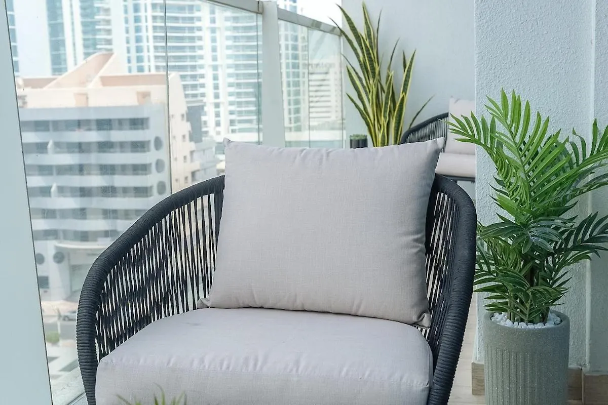 Stylish 1-Bedroom Apartment At Studio One Near Jbr Beach Dubai