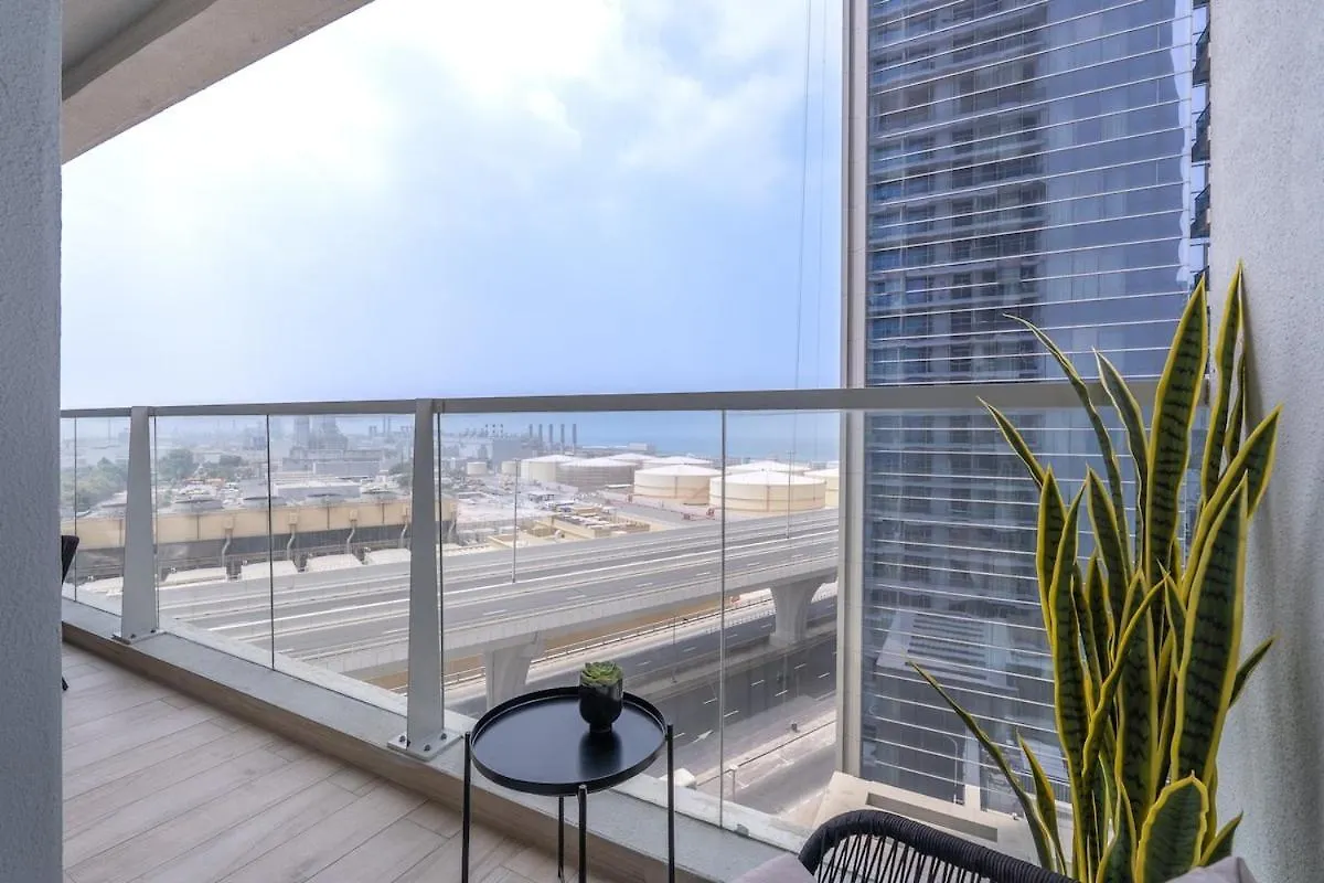 Stylish 1-Bedroom Apartment At Studio One Near Jbr Beach Dubai