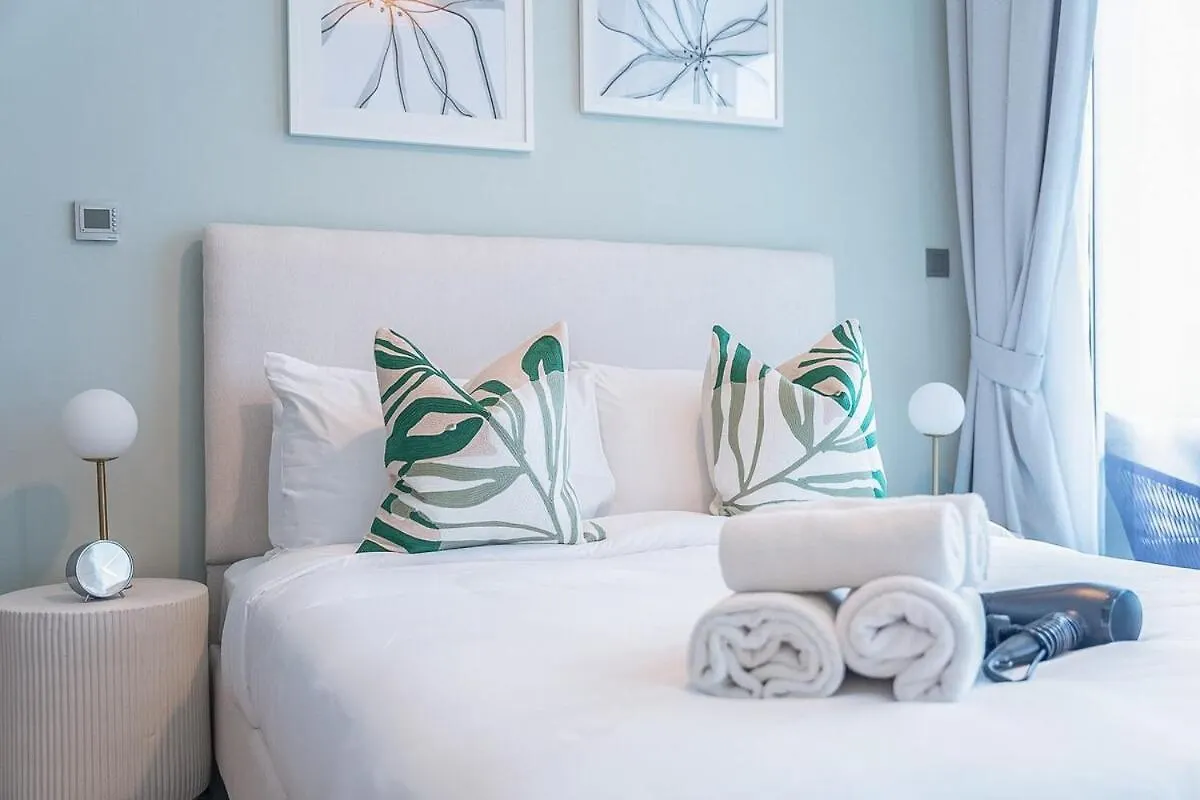 Stylish 1-Bedroom Apartment At Studio One Near Jbr Beach Dubai