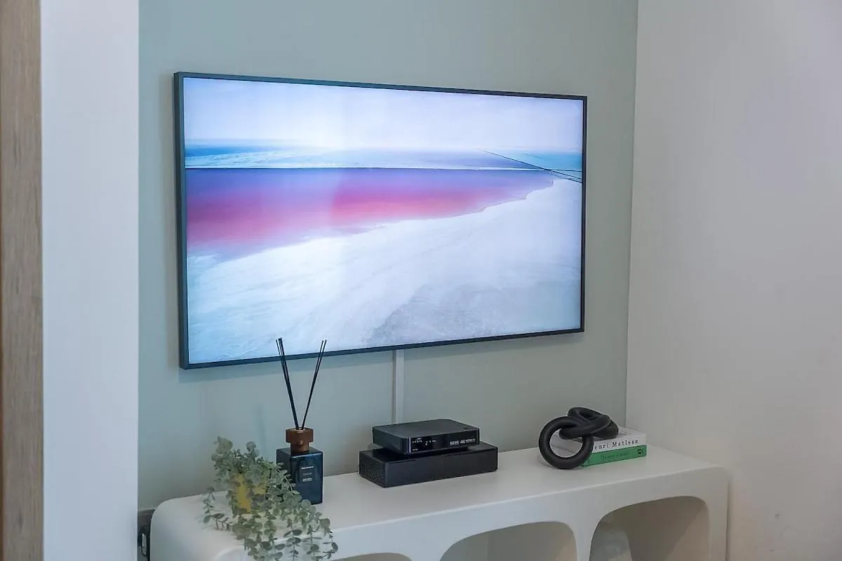 Stylish 1-Bedroom Apartment At Studio One Near Jbr Beach Dubai 0*,  United Arab Emirates
