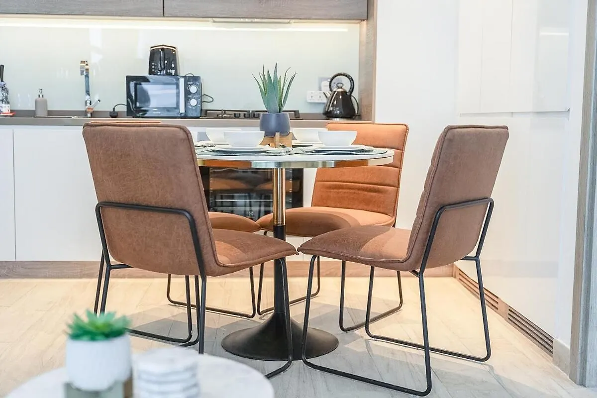 Stylish 1-Bedroom Apartment At Studio One Near Jbr Beach Dubai