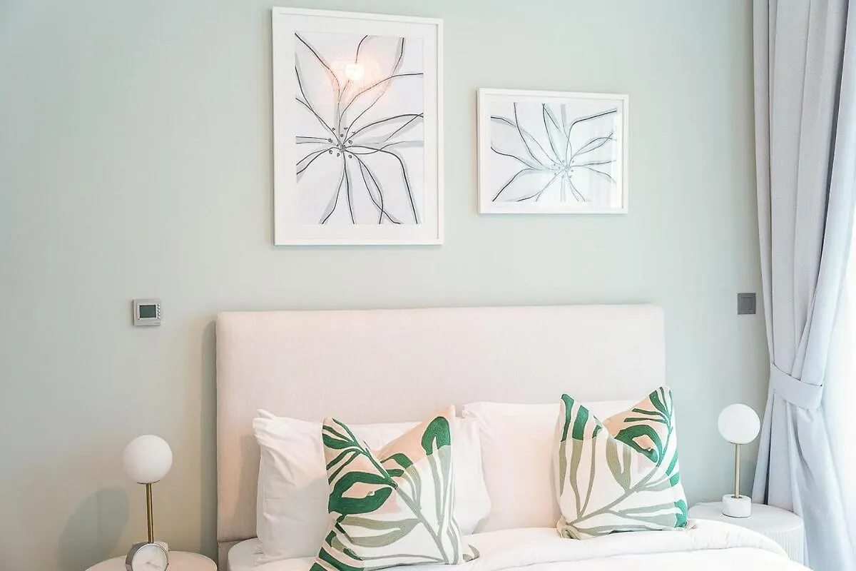Stylish 1-Bedroom Apartment At Studio One Near Jbr Beach Dubai