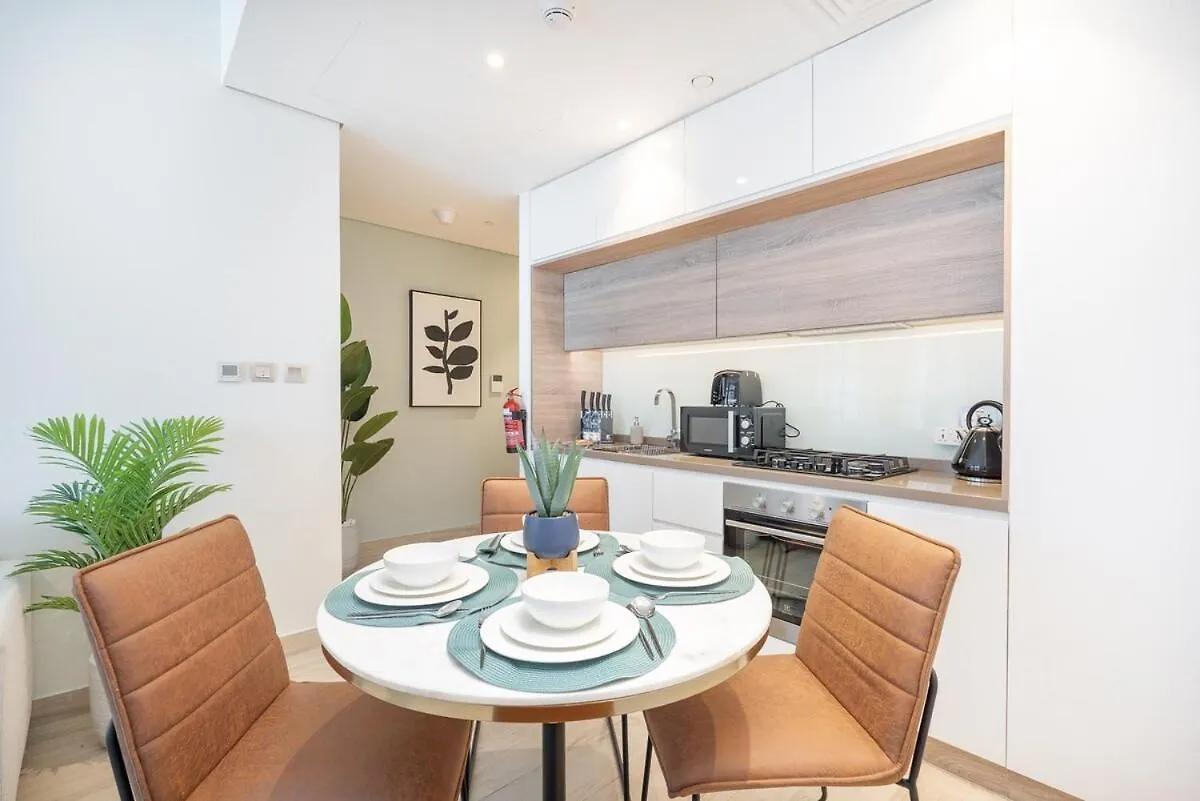 Stylish 1-Bedroom Apartment At Studio One Near Jbr Beach Dubai