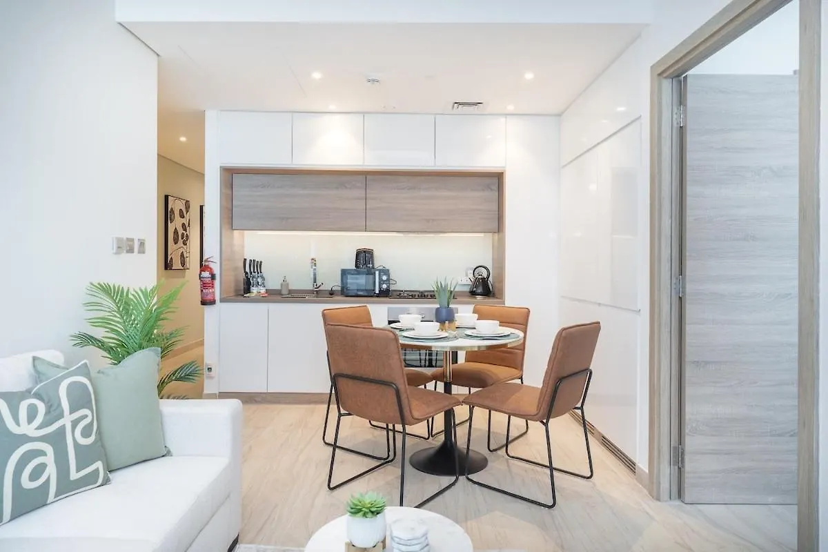 Stylish 1-Bedroom Apartment At Studio One Near Jbr Beach Dubai